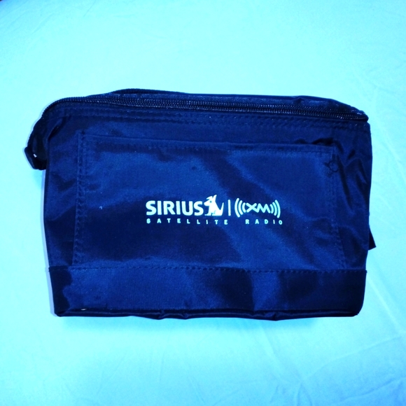 Quality 6 Pack Carry Bag Cold Pack Zippered Adjustable Handle NWOT + Free Gift - Picture 2 of 8